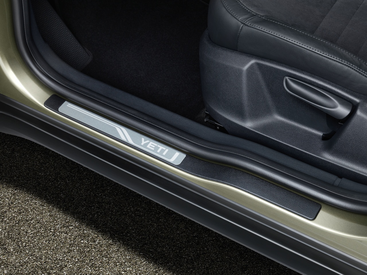 Einstiegsleisten mit Dekoreinlage und Schriftzug "Yeti"